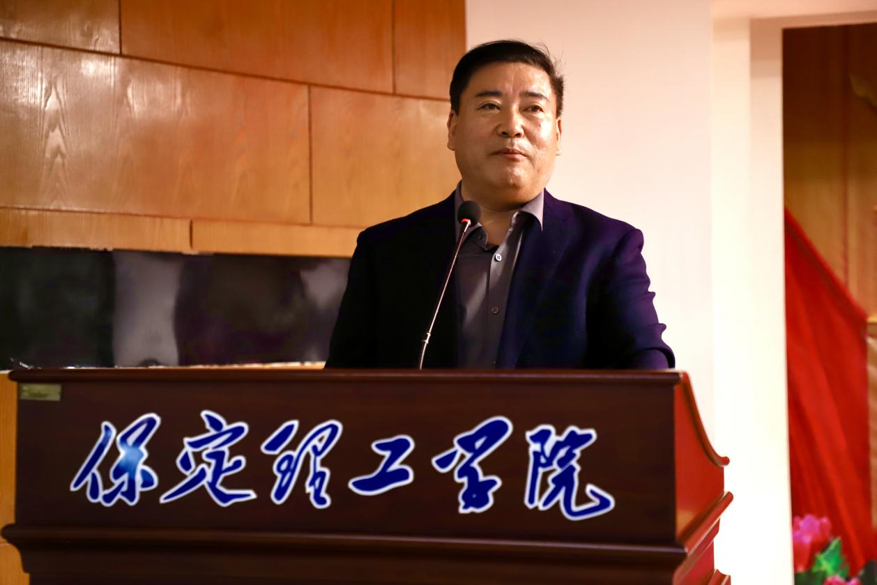 深化服務育新人 創新管理筑根基 ——如何做好學生服務工作