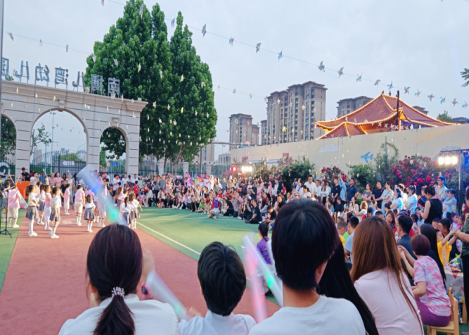 童趣漫六一,志愿潤童心