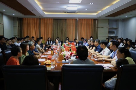 “家校藝站，共赴新程”藝術學院2025屆畢業典禮暨家長接待日圓滿舉行