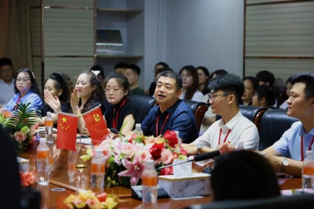 “家校藝站，共赴新程”藝術學院2025屆畢業典禮暨家長接待日圓滿舉行