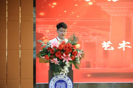 “撥穗正冠 禮成芳華”藝術學院2025屆畢業典禮暨學位授予儀式完美收官