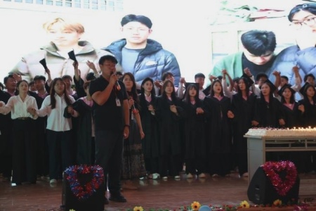 “撥穗正冠 禮成芳華”藝術學院2025屆畢業典禮暨學位授予儀式完美收官