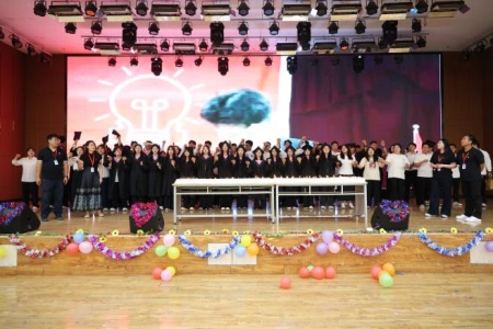 “撥穗正冠 禮成芳華”藝術學院2025屆畢業典禮暨學位授予儀式完美收官