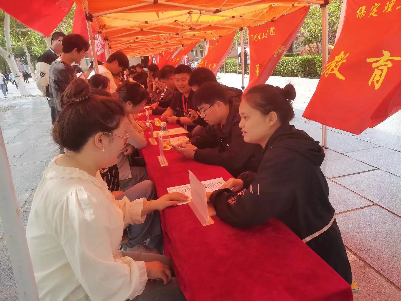 就業(yè)指導(dǎo)零距離，職場(chǎng)未來更可期