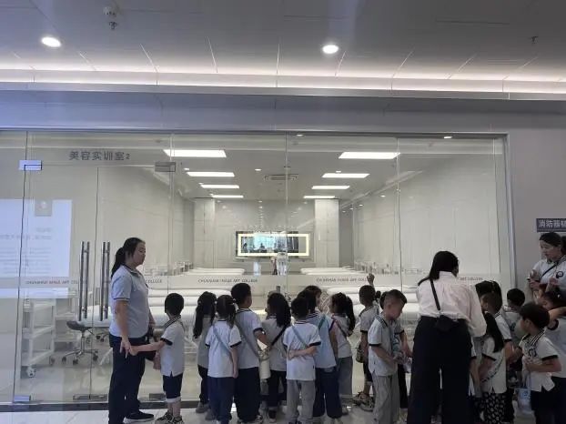 保定理工學院||教育學院||童心探學府，萌趣啟新程——史莊實驗幼兒園走進保定理工學院參觀研學