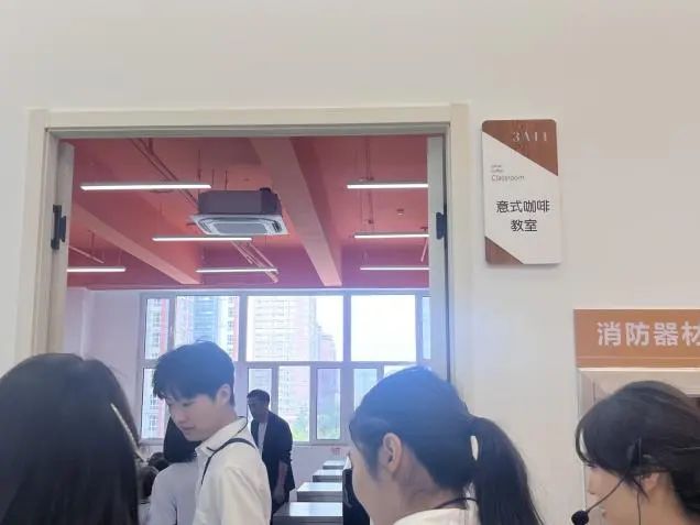 保定理工學院||教育學院||童心探學府，萌趣啟新程——史莊實驗幼兒園走進保定理工學院參觀研學