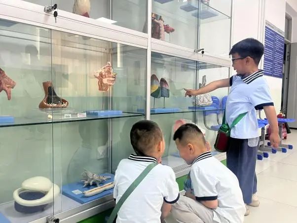 保定理工學院||教育學院||童心探學府，萌趣啟新程——史莊實驗幼兒園走進保定理工學院參觀研學