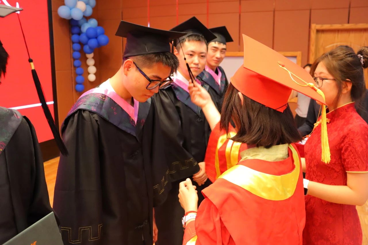 保定理工學院‖教育學院‖教育學院2025屆“墨韻育桃李 師心照遠方”畢業典禮暨畢業晚會