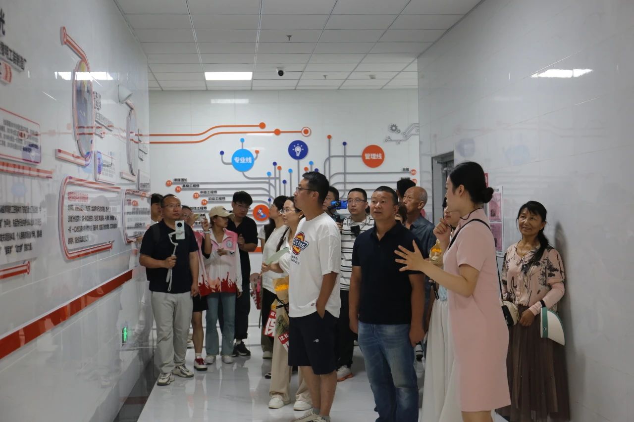 保定理工學(xué)院‖教育學(xué)院‖遇見(jiàn)未來(lái)，共育花開(kāi)—2025屆教育學(xué)院家長(zhǎng)接待日?qǐng)A滿完成