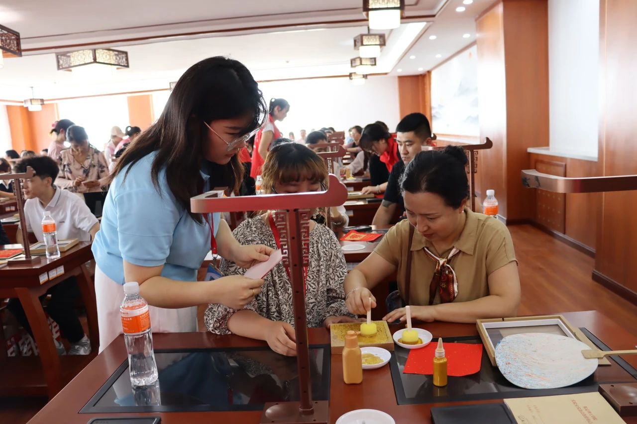 保定理工學(xué)院‖教育學(xué)院‖遇見(jiàn)未來(lái)，共育花開(kāi)—2025屆教育學(xué)院家長(zhǎng)接待日?qǐng)A滿完成