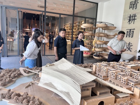 藝術(shù)學(xué)院領(lǐng)導(dǎo)赴大激店音樂小鎮(zhèn)考察調(diào)研 探索校地合作新路徑