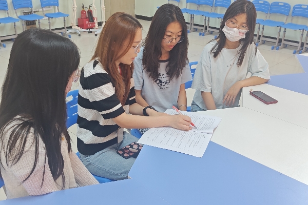 康復(fù)醫(yī)學(xué)院師生攜手推進(jìn)創(chuàng)新創(chuàng)業(yè)，賦能專業(yè)與人才成長