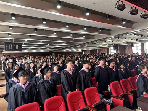 外國語學院隆重舉行2025屆畢業典禮暨學位授予儀式