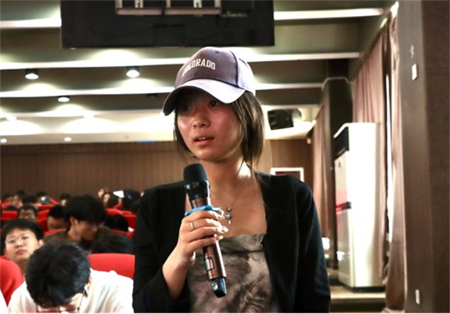 生涯引航，成長有方保定理工學院邀請管理學博士何永貴教授作“生涯理論與生涯規劃”專題講座