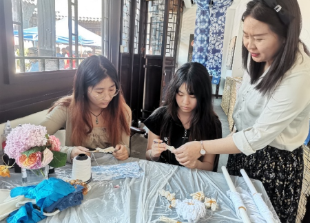 非遺技藝煥新彩 扎染藝術綻古城