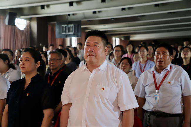 保定理工學(xué)院隆重舉行慶祝建黨104周年暨2024-2025學(xué)年“兩優(yōu)一先”表彰大會(huì)