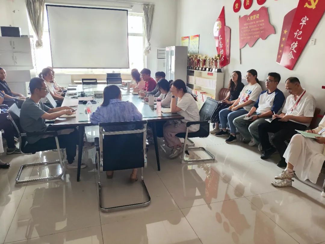 聚焦成長路徑 破解發展難題 資源與工程技術學院召開新教師座談會