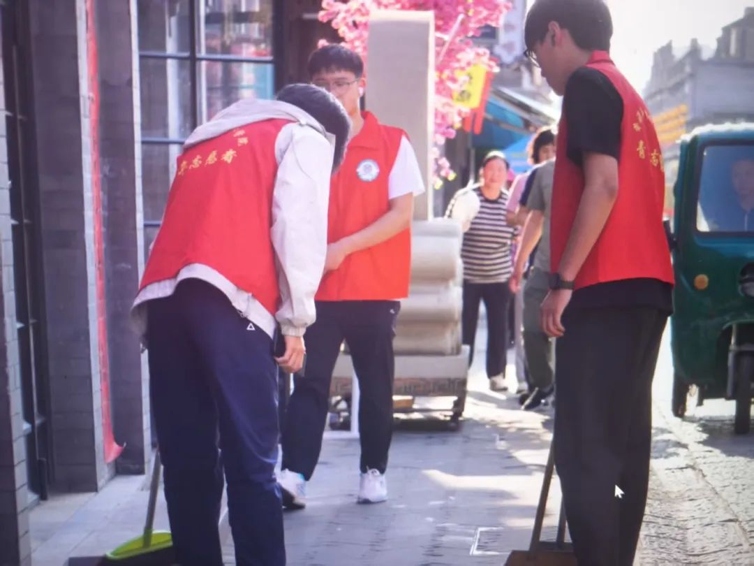 踐青春志愿行 ?繪古街新風貌 ——我院西大街志愿服務順利開展