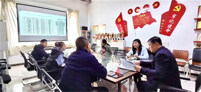 我校優(yōu)秀共產(chǎn)黨員、優(yōu)秀黨務(wù)工作者和先進基層黨組織受到上級表彰