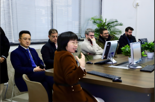 塞浦路斯 - 那波勒斯大學教育質量評估組來我?？疾? onmousewheel=