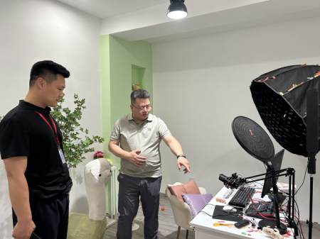 保定理工學院藝術學院 積極訪企拓崗為學生開拓就業渠道