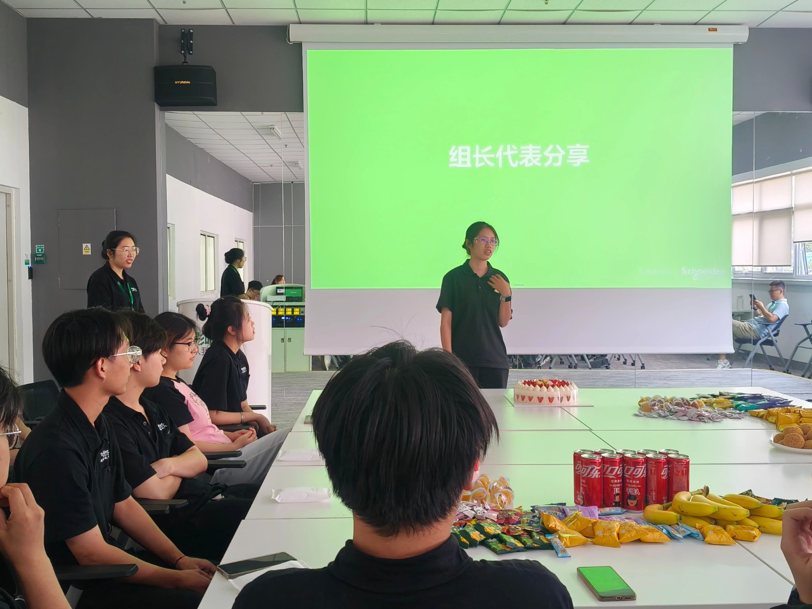 我院暑期實習生參與施耐德（北京）低壓電器有限公司優秀實習生分享會 共汲經驗促成長