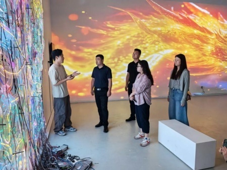 保定理工學(xué)院藝術(shù)學(xué)院教師團(tuán)隊(duì)走訪北京瀾景科技有限公司——校企攜手共探數(shù)字藝術(shù)新篇