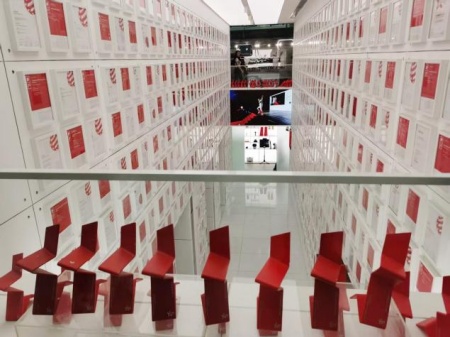 保定理工學(xué)院藝術(shù)學(xué)院教師團(tuán)隊(duì)走訪(fǎng)洛可可創(chuàng)新設(shè)計(jì)集團(tuán)——AI賦能，開(kāi)啟藝術(shù)設(shè)計(jì)校企合作新局