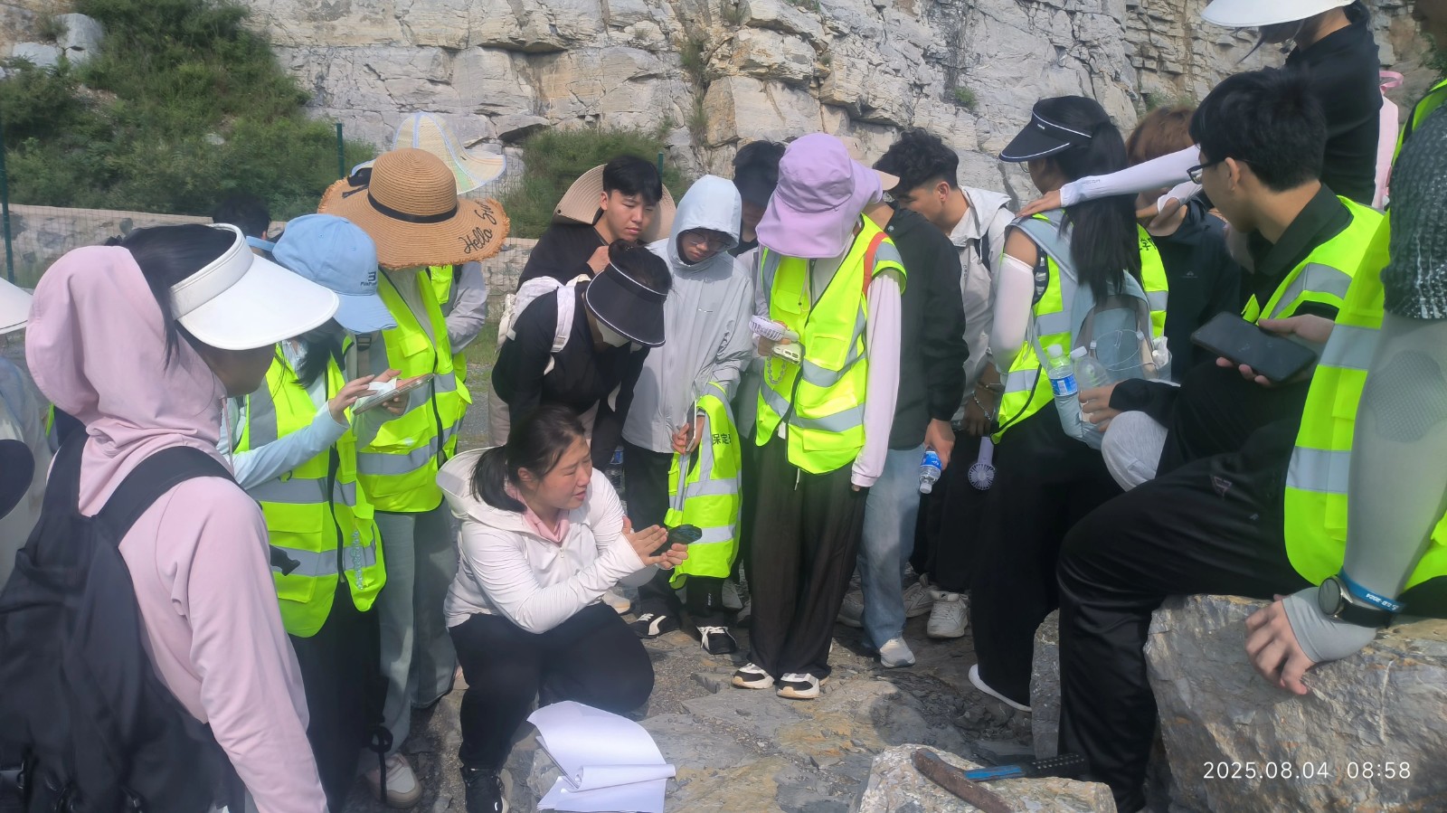 地質填圖實習：觸摸奧陶紀地層 錘煉地質勘探硬本領