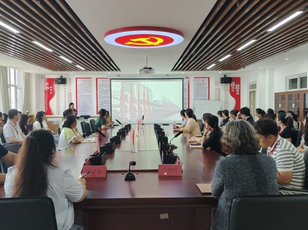 【熱血觀閱兵，奮進(jìn)鑒初心】信息科學(xué)與工程學(xué)院全體師生共賞閱兵儀式，厚植愛國情懷