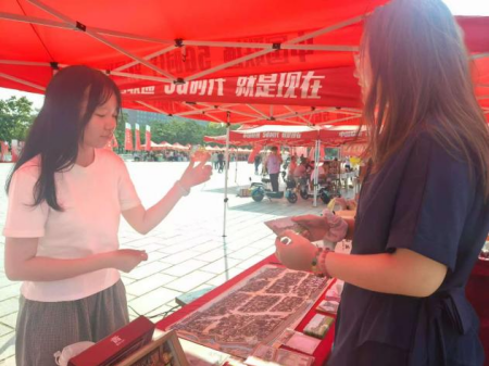 非遺煥彩迎新篇 館校聯袂啟新程 ——藝術學院迎新現場傳統文化閃亮登場