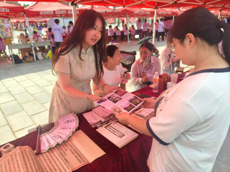 非遺煥彩迎新篇 館校聯袂啟新程 ——藝術學院迎新現場傳統文化閃亮登場