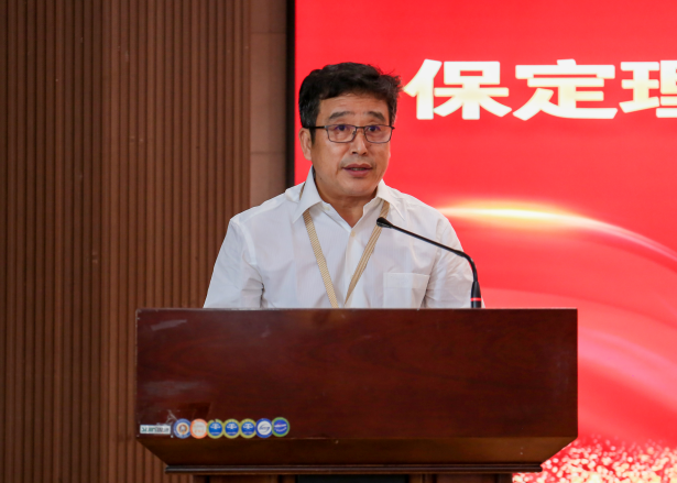 以教育家精神鑄魂強(qiáng)師 譜寫教育強(qiáng)國建設(shè)華章——保定理工學(xué)院召開2025年教師節(jié)表彰大會(huì)暨新入職教師宣誓儀式