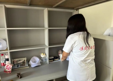 青春進行時，教官“授課”+輔導員“引路”助成長