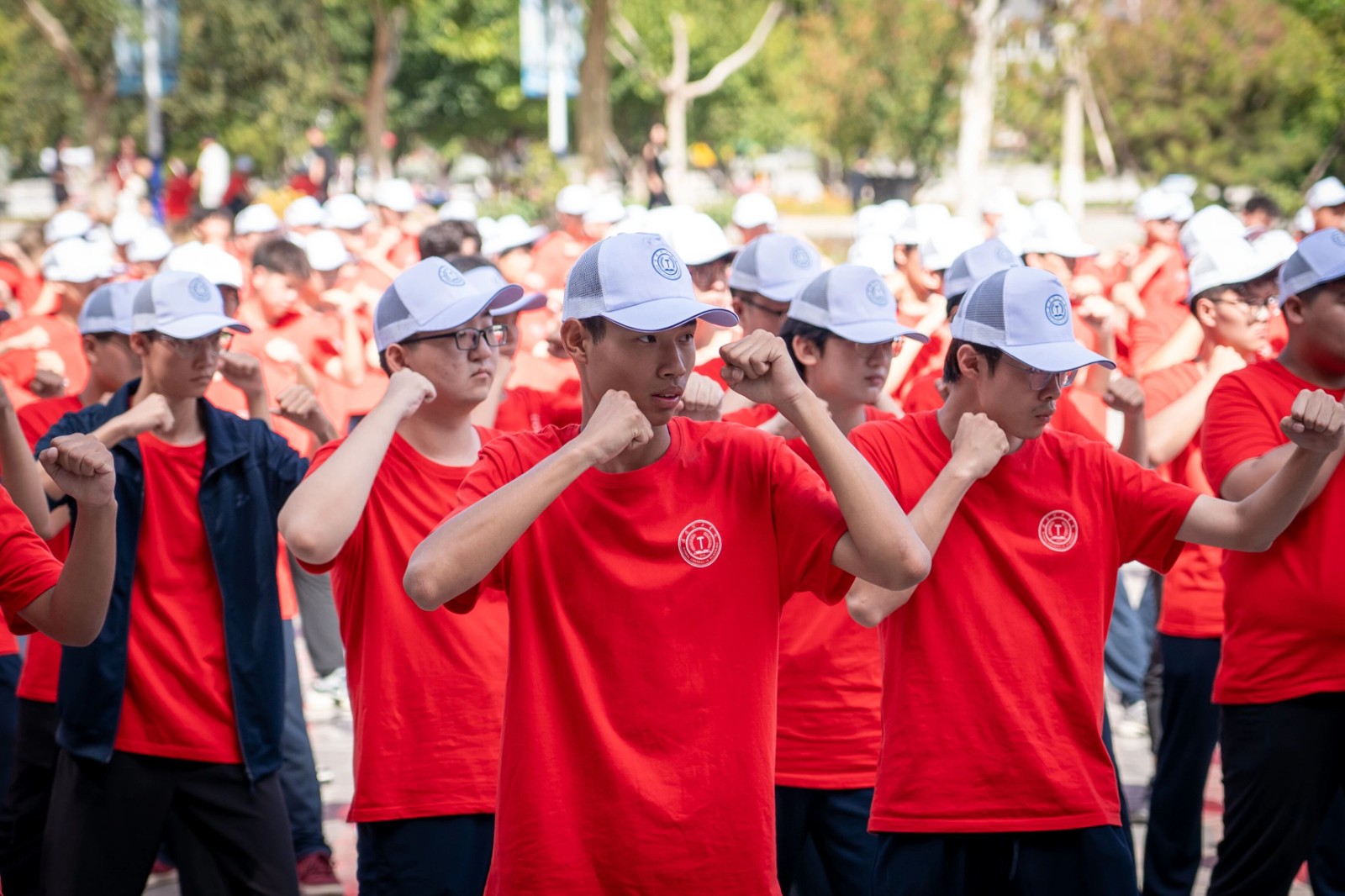 青春淬鋒芒 拳拳展擔(dān)當(dāng) ——我院2025級新生軍訓(xùn)軍體拳訓(xùn)練風(fēng)采