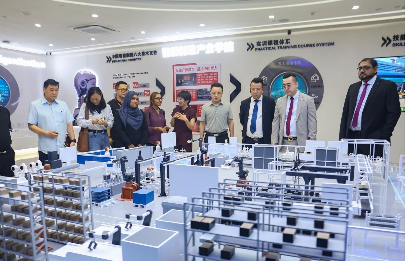 三國教育界同仁到訪保定理工學院 共譜“一帶一路”教育合作新篇章