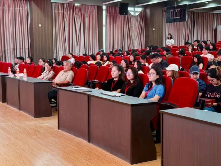 專題講座點亮推普路 播音專業(yè)深耕語言魂——保定理工學(xué)院藝術(shù)學(xué)院成功舉辦推普周專題講座