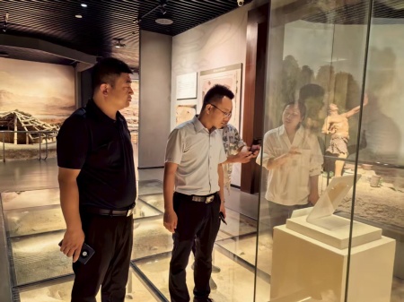 深化產教融合 致力非遺傳承——保定理工學院校領導赴易水硯有限公司洽談合作