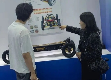 保定理工學院藝術學院師生參觀2025河北國際工業設計周，助力設計人才培養