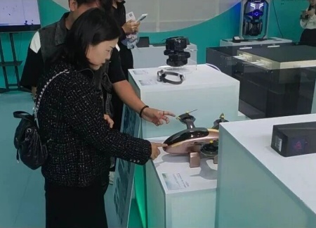 保定理工學院藝術學院師生參觀2025河北國際工業設計周，助力設計人才培養