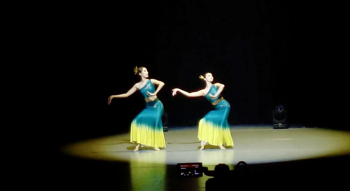 喜報(bào)！ 保定理工學(xué)院在“民族團(tuán)結(jié)杯”舞蹈大賽斬獲多獎(jiǎng)