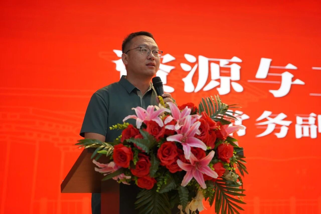 逐夢新程聚力遠航——資源與工程技術學院新生見面會暨軍訓表彰大會圓滿舉行