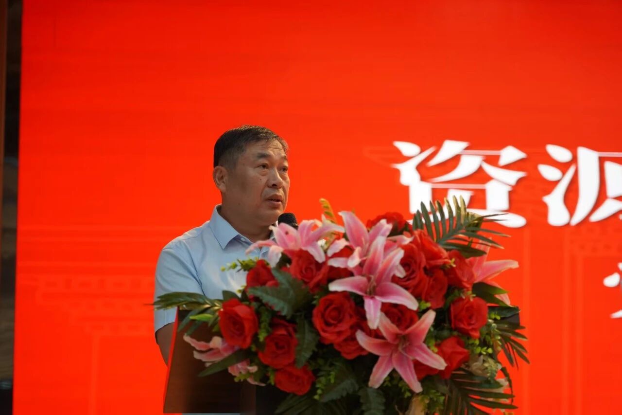 逐夢新程聚力遠航——資源與工程技術學院新生見面會暨軍訓表彰大會圓滿舉行