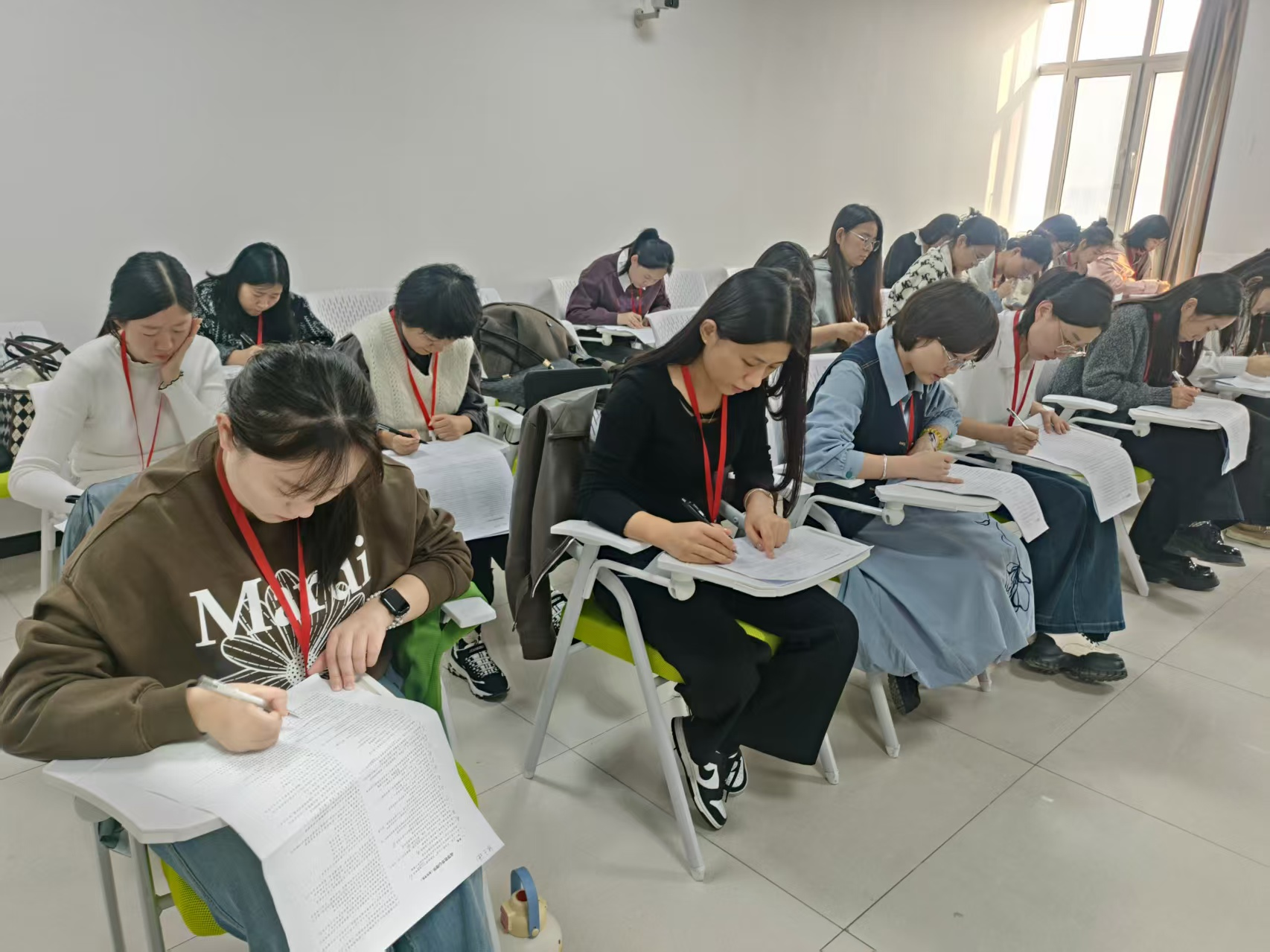 以身作則練內功，刀刃向內促提升 ——教育學院開展教師資質能力“大練兵”