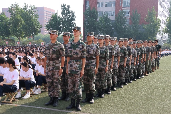 殷殷寄語，助夢遠航——經濟學院軍訓教官訪談