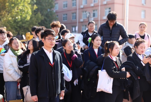 藝心賀校慶  薪火共傳承 ——保定理工學院藝術學院多維賦能學校二十華誕