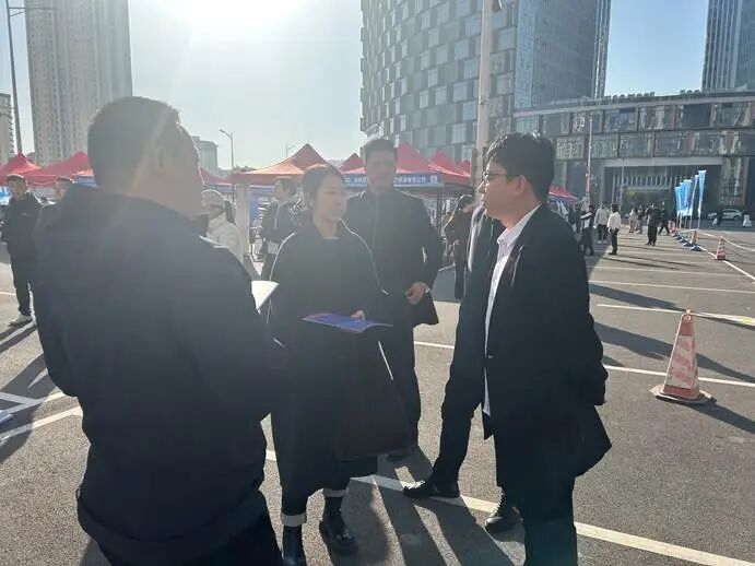 保定理工學(xué)院‖教育學(xué)院‖校地協(xié)同促就業(yè)，精準(zhǔn)服務(wù)助啟航——保定理工學(xué)院教育學(xué)院赴省人社廳線下招聘會開展專項(xiàng)服務(wù)