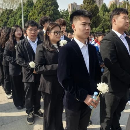 “致敬革命先烈，讓信仰之光在清明閃耀”