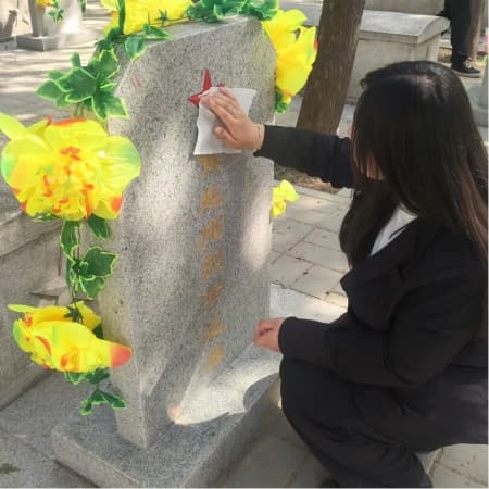 “致敬革命先烈，讓信仰之光在清明閃耀”