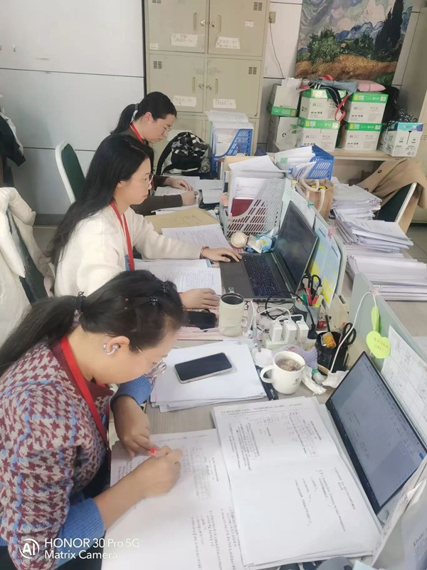 凝心聚力抓整改，振奮精神迎評估